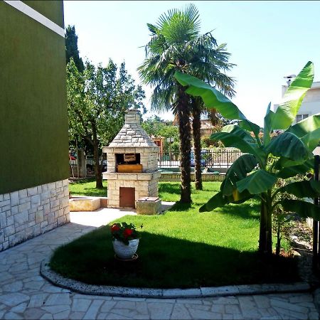 App Veselica Apartamento Umago Exterior foto