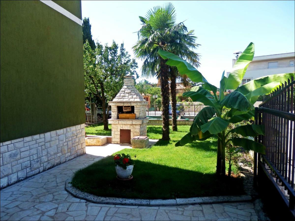 App Veselica Apartamento Umago Exterior foto