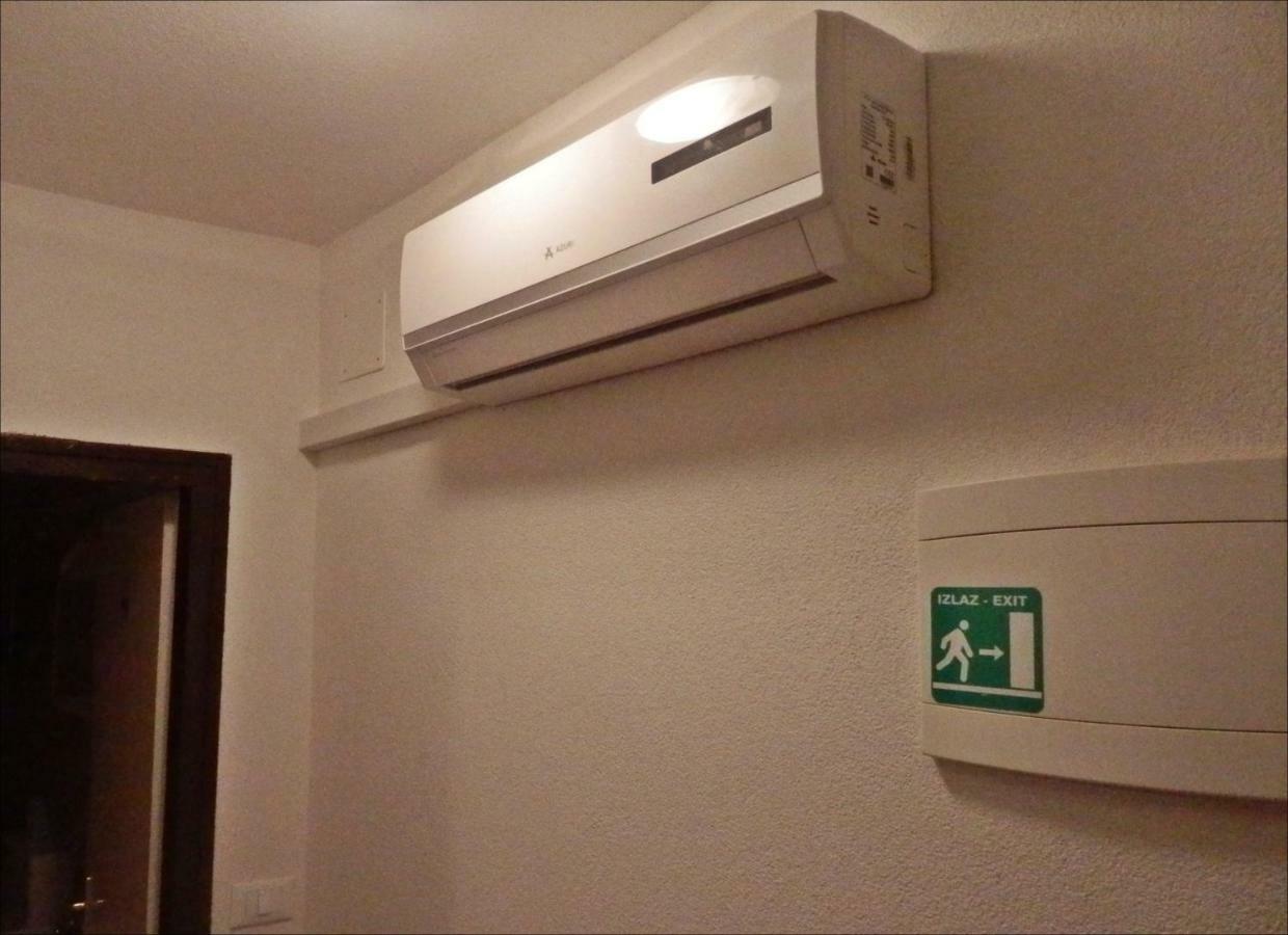 App Veselica Apartamento Umago Exterior foto
