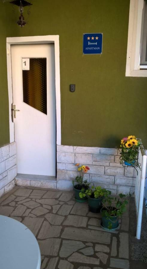 App Veselica Apartamento Umago Exterior foto